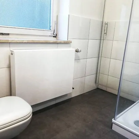 2 Bed Flat - Sleeps 3 - Pets - Parking - Wifi * Villingen-Schwenningen