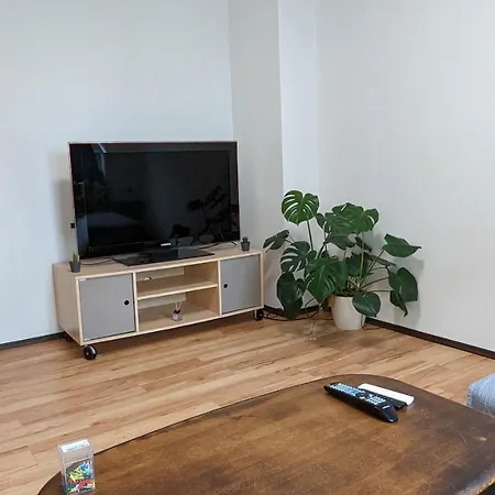 2 Bed Flat - Sleeps 3 - Pets - Parking - Wifi Apartamento *