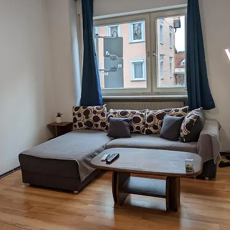 2 Bed Flat - Sleeps 3 - Pets - Parking - Wifi *